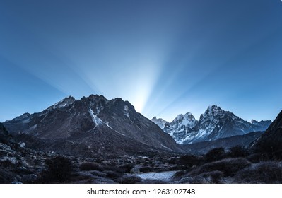 Trekking In Kanchenjunga.