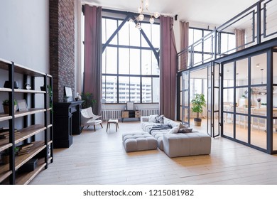 686 Family room at floor level Images, Stock Photos & Vectors ...