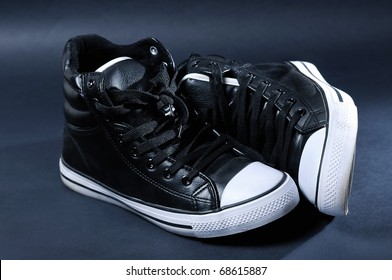 117,037 Sneakers On Black Background Images, Stock Photos & Vectors ...