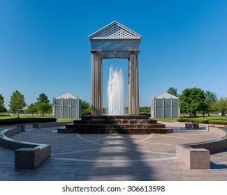TRENTON, NEW JERSEY - JULY 22: "Confluence" fountain (Clyde Lynds) on West State Street on July 22, 2015 in Trenton, New Jersey