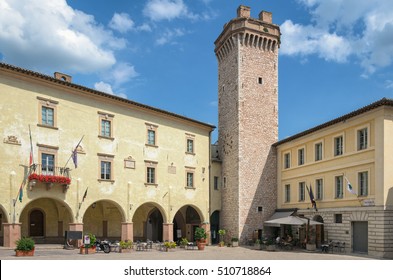 Trevi Piazza Mazzini (Umbria)