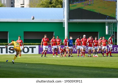 Treviso, Italy, April 03, 2021, Paolo Garbisi (Benetton Treviso) Kicks During Rugby Challenge Cup Benetton Treviso Vs SUA LG Agen