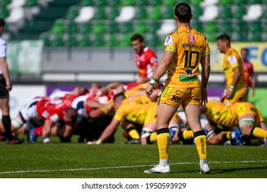 Treviso, Italy, April 03, 2021, Paolo Garbisi (Benetton Treviso) Looking At The Scrum During Rugby Challenge Cup Benetton Treviso Vs SUA LG Agen