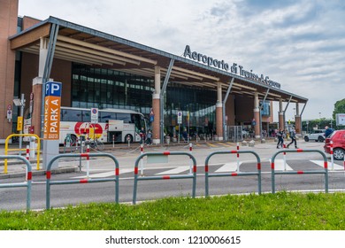 27 Treviso Airport Images, Stock Photos & Vectors 