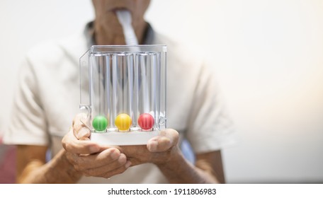 The Tri-ball Incentive Spirometry Is Medical Equipment For Elderly Or Patient With Post Operation. For Lungs Function Testing And  Pulmonary Test.