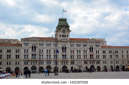 310 Municipio italia Images, Stock Photos & Vectors | Shutterstock