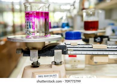 triple beam balance function chemistry