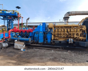 Triplex mud pump powered by a 16-cylinder engine, delivering reliable high-pressure fluid circulation for demanding oil and gas drilling operations with strength, efficiency, and consistent performance.