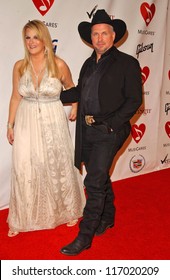 Trisha Yearwood And Garth Brooks At The 2007 MusiCares Person Of The Year Honoring Don Henley. Los Angeles Convention Center, Los Angeles, CA. 02-09-07