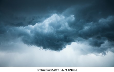 Tropical Ominous Clouds In Front Of The Hurricane. Awesome Photo Of The Texture Of Storm Clouds. Adverse Weather Conditions. Climate Change. Wallpaper Force Of Nature. Discover The Beauty Of Earth.