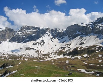 The Troumouse Circus Mountains With A Chalet Below In The Valley - The Pyrenees - France - Panorama.