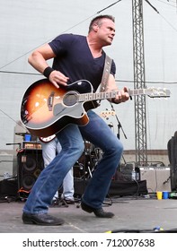 Troy Gentry Of Montgomery Gentry Performs Onstage During The ACM Party For A Cause Festival At Globe Life Park In Arlington On April 17, 2015 In Arlington, Texas.