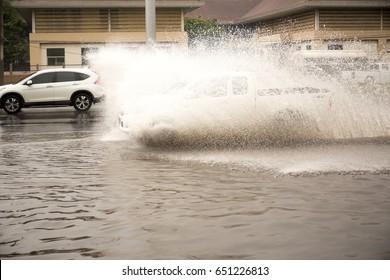 3,391 Car Splashing Through Water Images, Stock Photos & Vectors ...