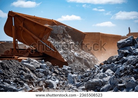 Truck Dumping Ore from Mine Imagine de stoc © 