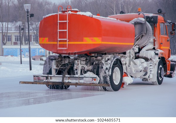 Truck on a winter snowy\
road