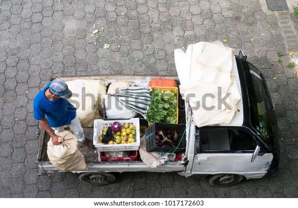 Truck, transportation of\
vegetables