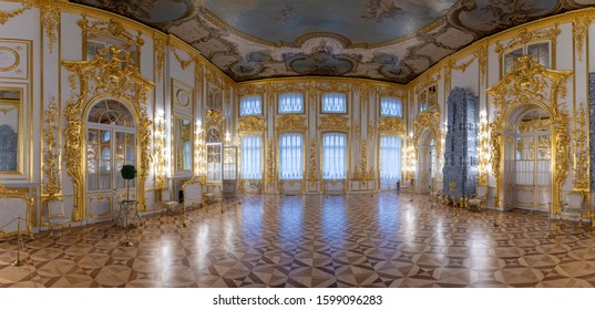 Tsarskoye Selo (Pushkin), Saint Petersburg, Russia - 28 November, 2019:  Baroque Golden Interior Of The Catherine Palace, Located In The Town Of Tsarskoe Selo. Russian Residence Of Romanov Tsars