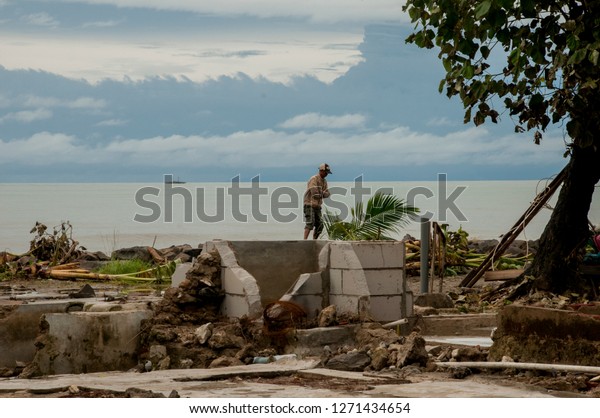 Tsunami Victims Collects Items Damaged House Stock Photo 1271434654 ...