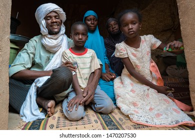 Tuareg Family Inside Their Mud House In Agadez Niger Sahara Desert Africa 29 June 2019