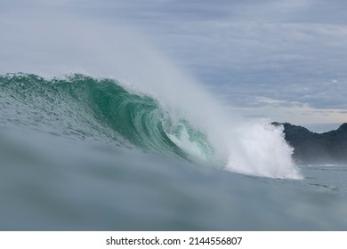 Tubing Wave At Piha Beach , On Auckland's West Coast, NZ