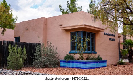 Tucson, Arizona USA - July 25, 2019: Classic Bungalow Court Apartments In The Sam Hughes Residential Area In Adobe Style, 1940