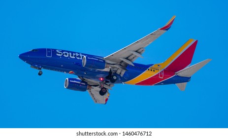Imagenes Fotos De Stock Y Vectores Sobre 737 Boeing