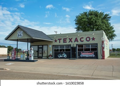 TUCUMCARI, NEW MEXICO/USA - JULY 23, 2019: Replica Of An Old Gas Station As It Appeared On Historic US Route 66 Before The Interstate Highway System Was Built