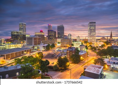 Tulsa, Oklahoma, USA downtown city skyline at twilight.