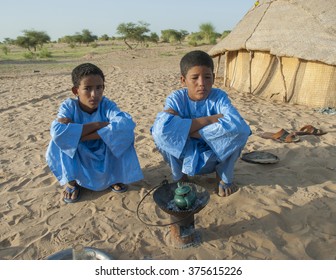 Tumbuctu,Mali- Sept.2,2011: Tuareg Children In The Desert Of Mali