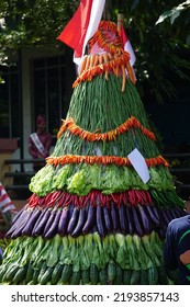 Tumpeng Sayur Dan Buah On Traditional Stock Photo 2193857143 | Shutterstock