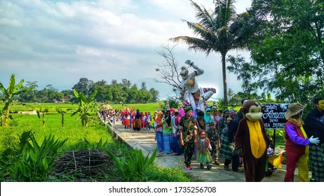 302 Welcome To The Rice Fields Images, Stock Photos & Vectors ...