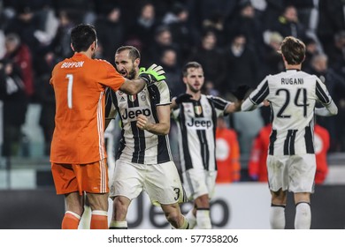 Turin, Italy. 05 Jenuary 2017. Campionato Italiano Di SerieA, Juventus Vs Inter 1-0. Juventus Players Buffon And Chiellini Celebrate The Victory.