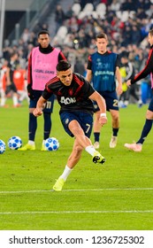 Turin - Nov 7, 2018: Alexis Sanchez 7 warms up. Juventus - Manchester United. UEFA Champions League. Matchday 4. Allianz stadium.