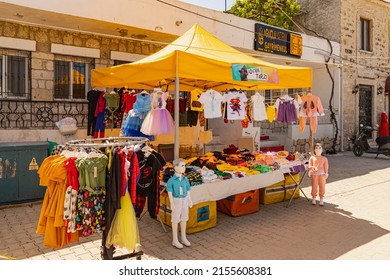 Alaçatı, Çeşme İzmir, Turkey 07-05-2022 The Famous Alaçatı High Society Market That Opens On Saturdays