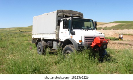 209 Mercedes unimog Images, Stock Photos & Vectors | Shutterstock