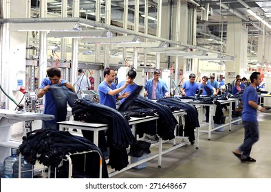 Turkey Textile Industry,July 24, 2014. Textile Is Very Important Sector For Turkish Economy. At The Same Time This Sector Is Generating  Employment. The Workers Are Seen On The Picture In A Factory 