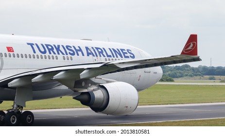 553 Airbus A 330 200 Images, Stock Photos & Vectors | Shutterstock