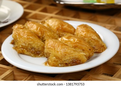 Turkish Baklava Sobiyet On Plate