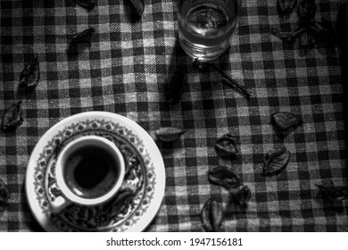 1,431 Black And White Photos Coffee Pots Images, Stock Photos & Vectors ...