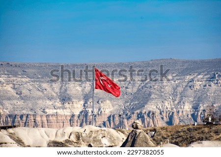 The Turkish flag at Sunsetpoint in Göreme.