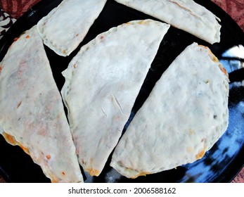 Turkish Food Gozleme Cooked In Sheet Metal. Turkish Gozleme. Turkish Pancake With Minced Meat, Unique To The Mardin Region. (Sam Borek)