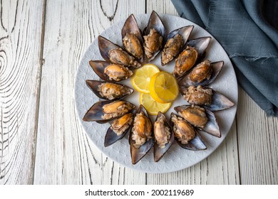 Turkish Street Food Stuffed Mussels With Lemon - Midye Dolma