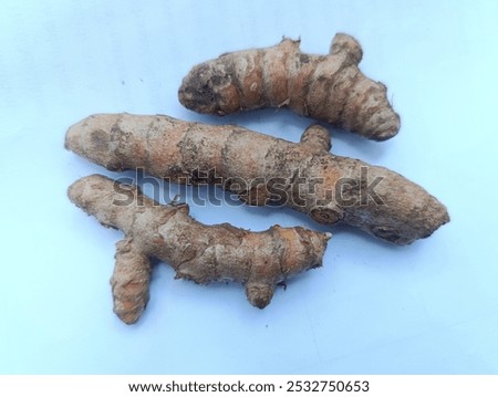 Turmeric is good as a complement to cooking spices, herbal medicine or medicine to maintain health and beauty, such as use in skin and facial care.