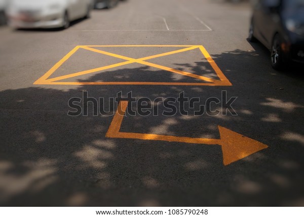 turn left sign on the\
street
