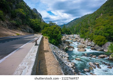 Turnout At Merced River Roadside Attraction - Highway 140 In Yosemite National Park