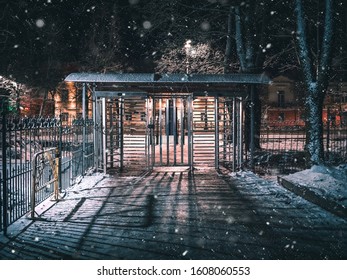 181 Tripod turnstile Images, Stock Photos & Vectors | Shutterstock