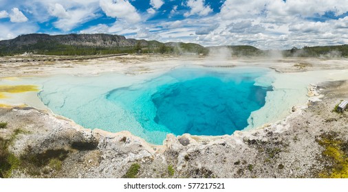 Turquoise blue geothermal pool in Yellowstone National Park, Wyoming - USA