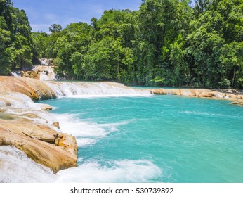 Turquoise water of Agua Azul falls, Chiapas, Mexico
