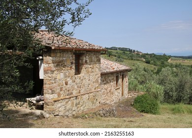 Tuscan farmhouse among the vineyards of Chianti