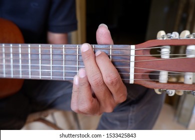 Tutorial Image Of G Chord From Guitar